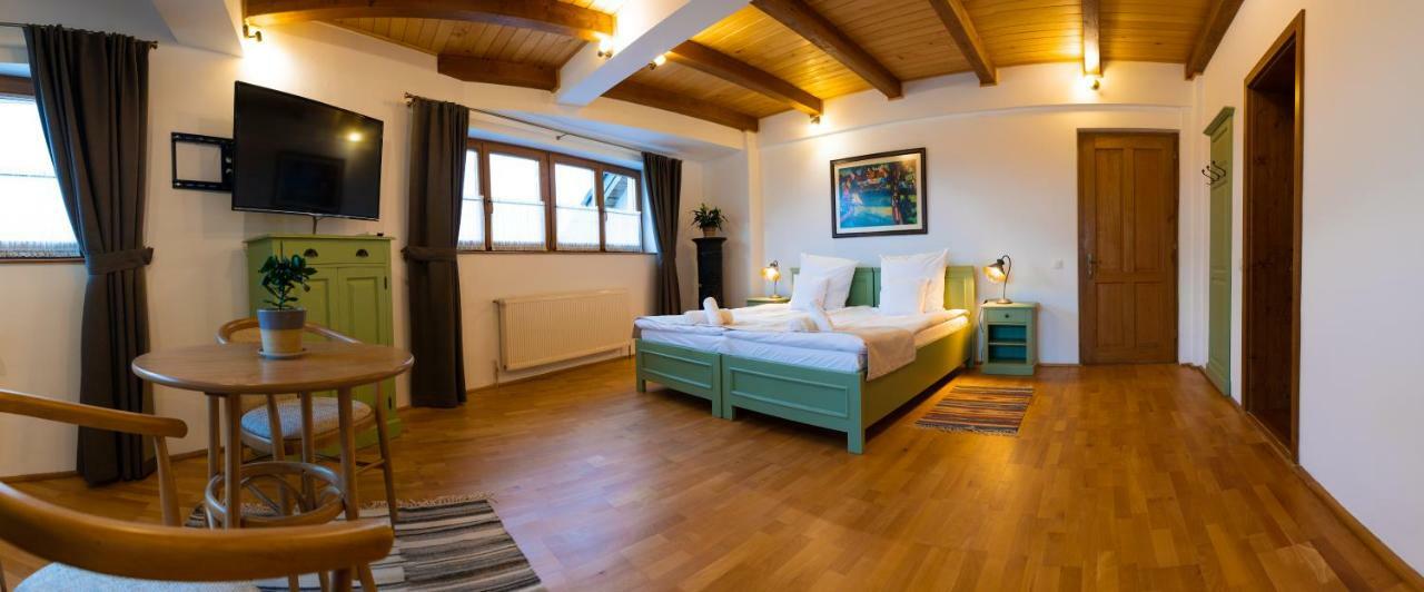 Bed and Breakfast Zumzet à Şelimbăr Extérieur photo